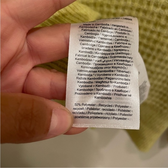 Vero Moda Waffle Knit V-Neck Sweater Women’s Large Yellow Green NWT - Picture 6 of 7